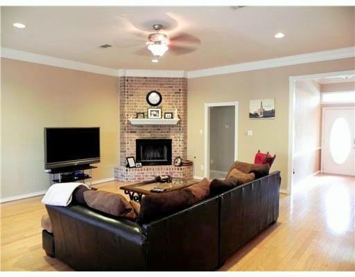 4607 Shoal Creek Dr - Photo 3 of 12