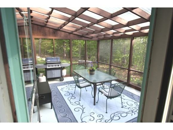 634 Jewett Rd - Photo 2 of 26