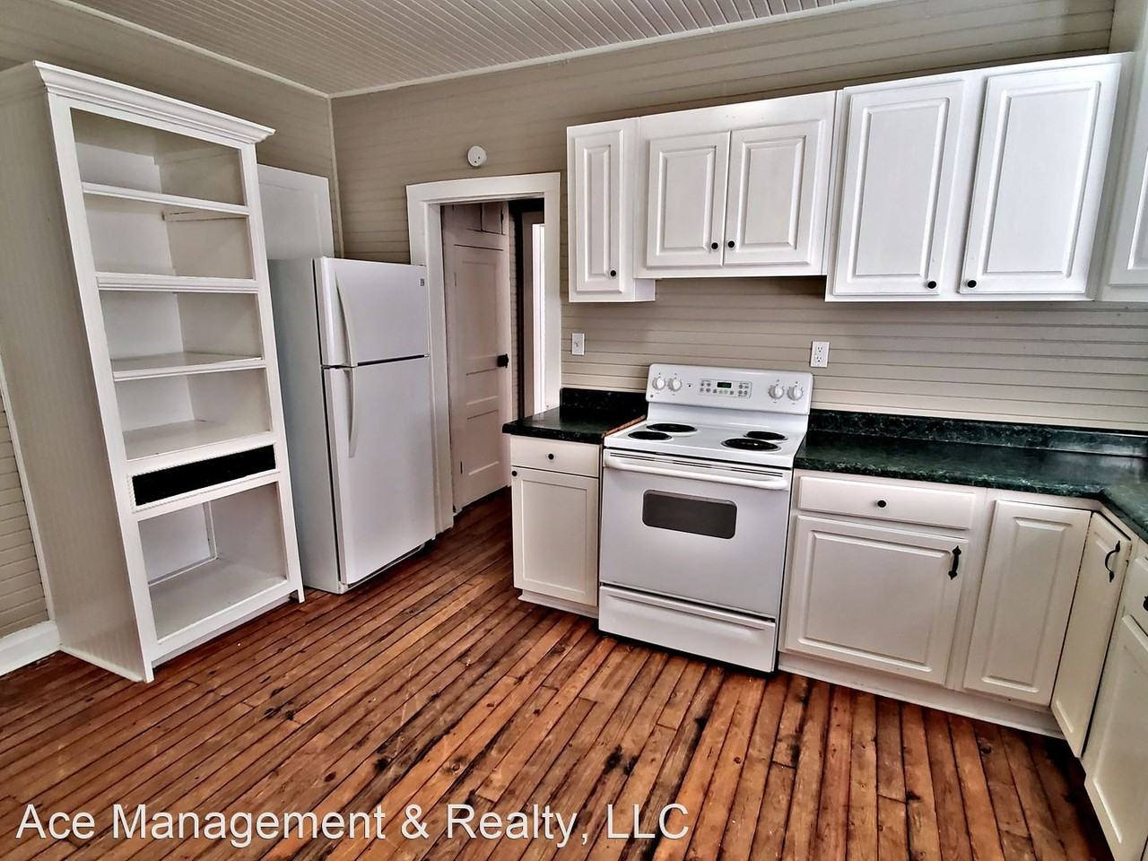 869 Main St - Photo 3 of 10