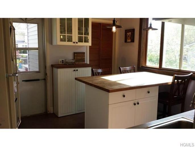 113 Old Haverstraw Rd - Photo 2 of 20