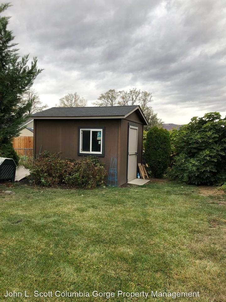620 4th Ave - Photo 2 of 8