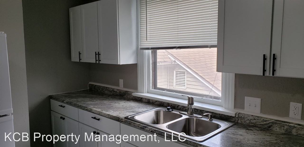 222 01-1/2 13th Street - Photo 3 of 13