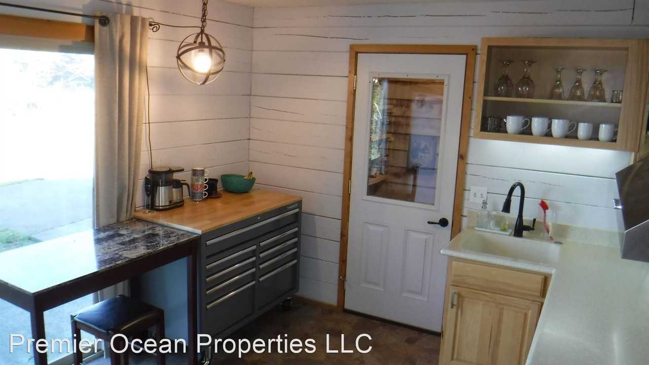 30293 Driftwood Dr - Photo 3 of 11
