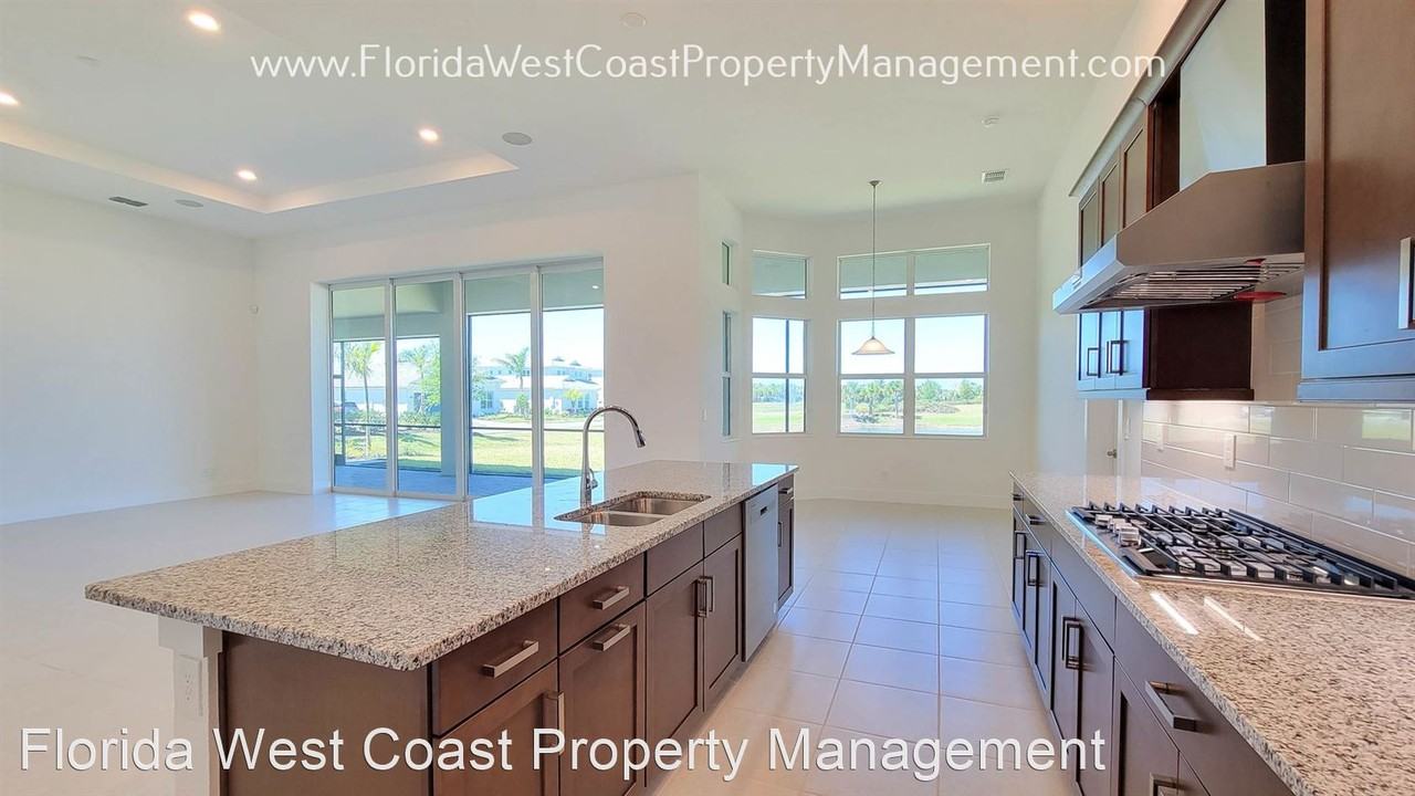 8452 Cane Bay Ct - Photo 3 of 47