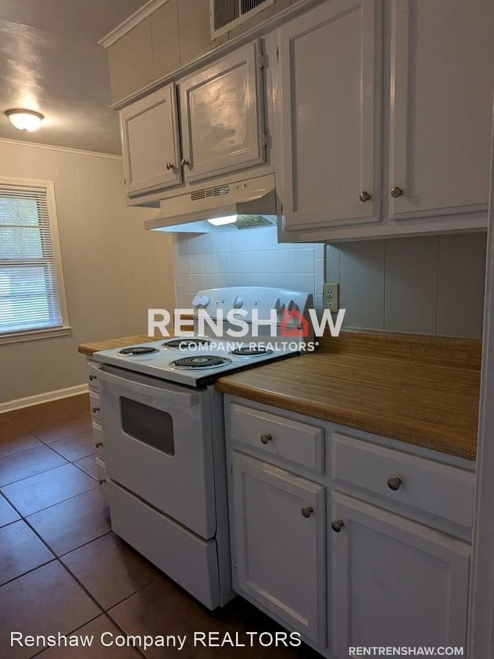 4867 Dianne Dr - Photo 2 of 18