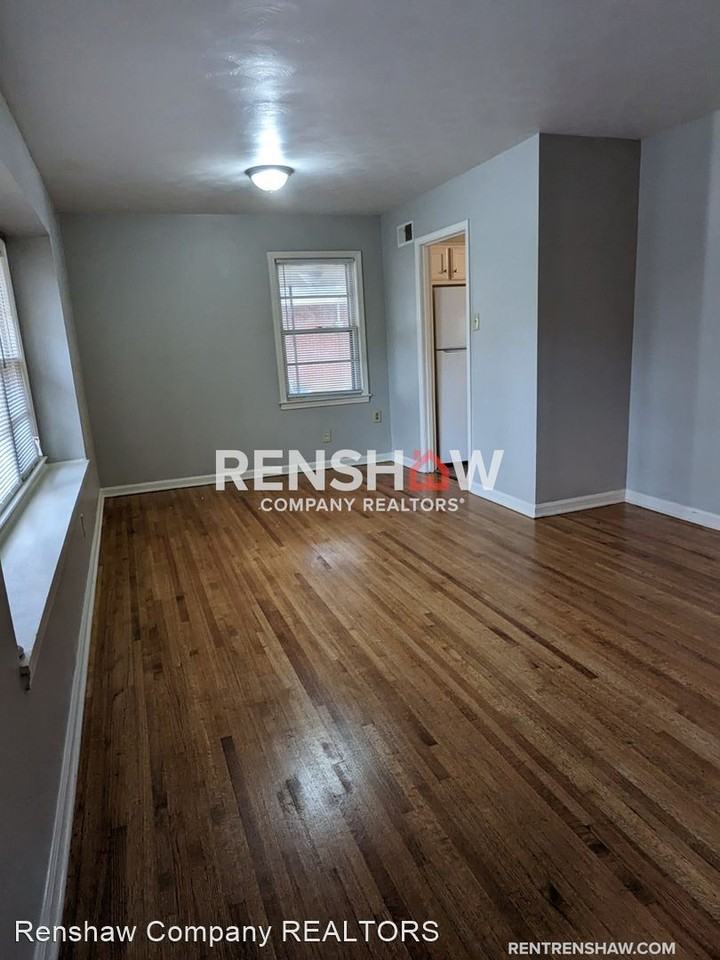 4867 Dianne Dr - Photo 3 of 18