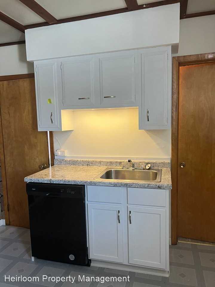 1306 Baxter Ave - Photo 3 of 11