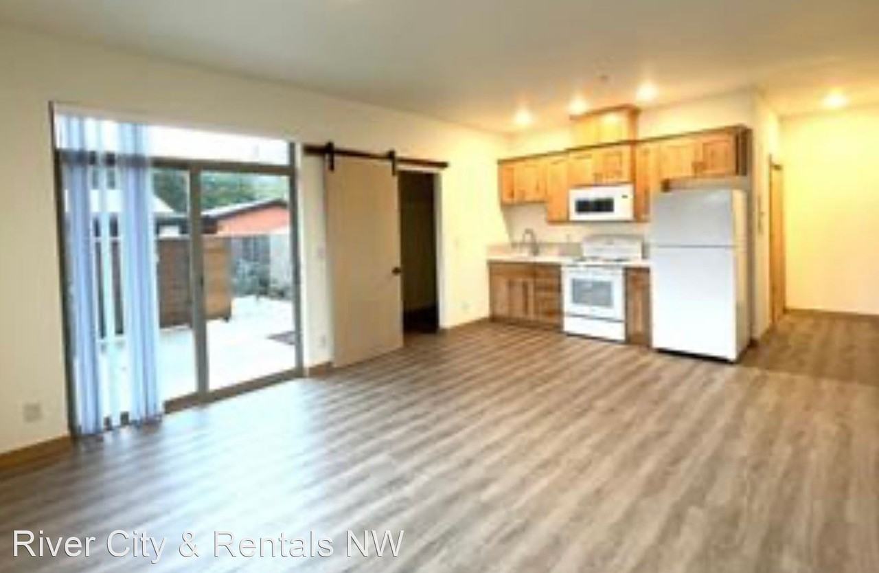 33421 SW Maple - Photo 2 of 2