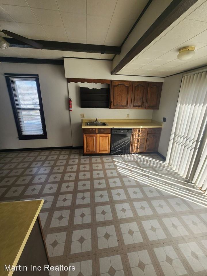 409 1st St Ne - Photo 2 of 10