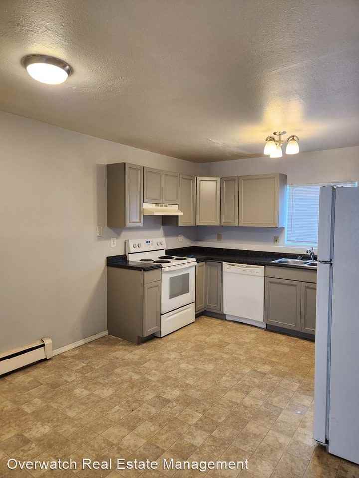 231 N Bunn Street - Photo 3 of 18