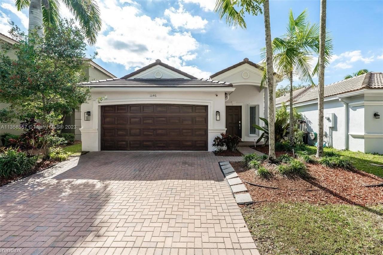 1046 Golden Cane Dr - Photo 2 of 24
