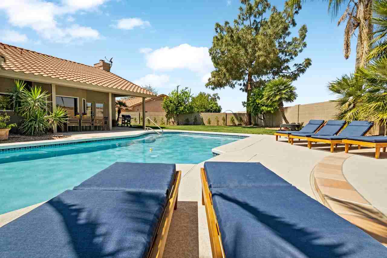 18024 N 55th St - Photo 2 of 32