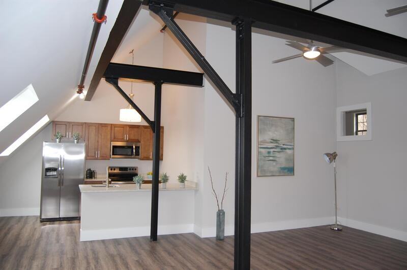 155 Ararat St - Photo 5 of 18