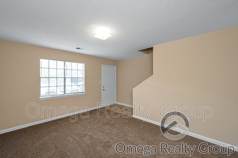403 22nd Ave Ne - Photo 5 of 21