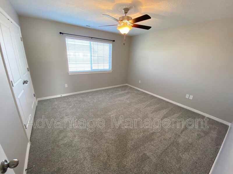 738 Ne - Photo 6 of 11