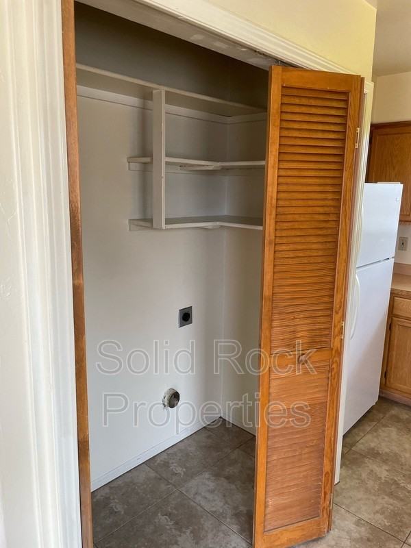 3230 N Victor Rd #C - Photo 6 of 17