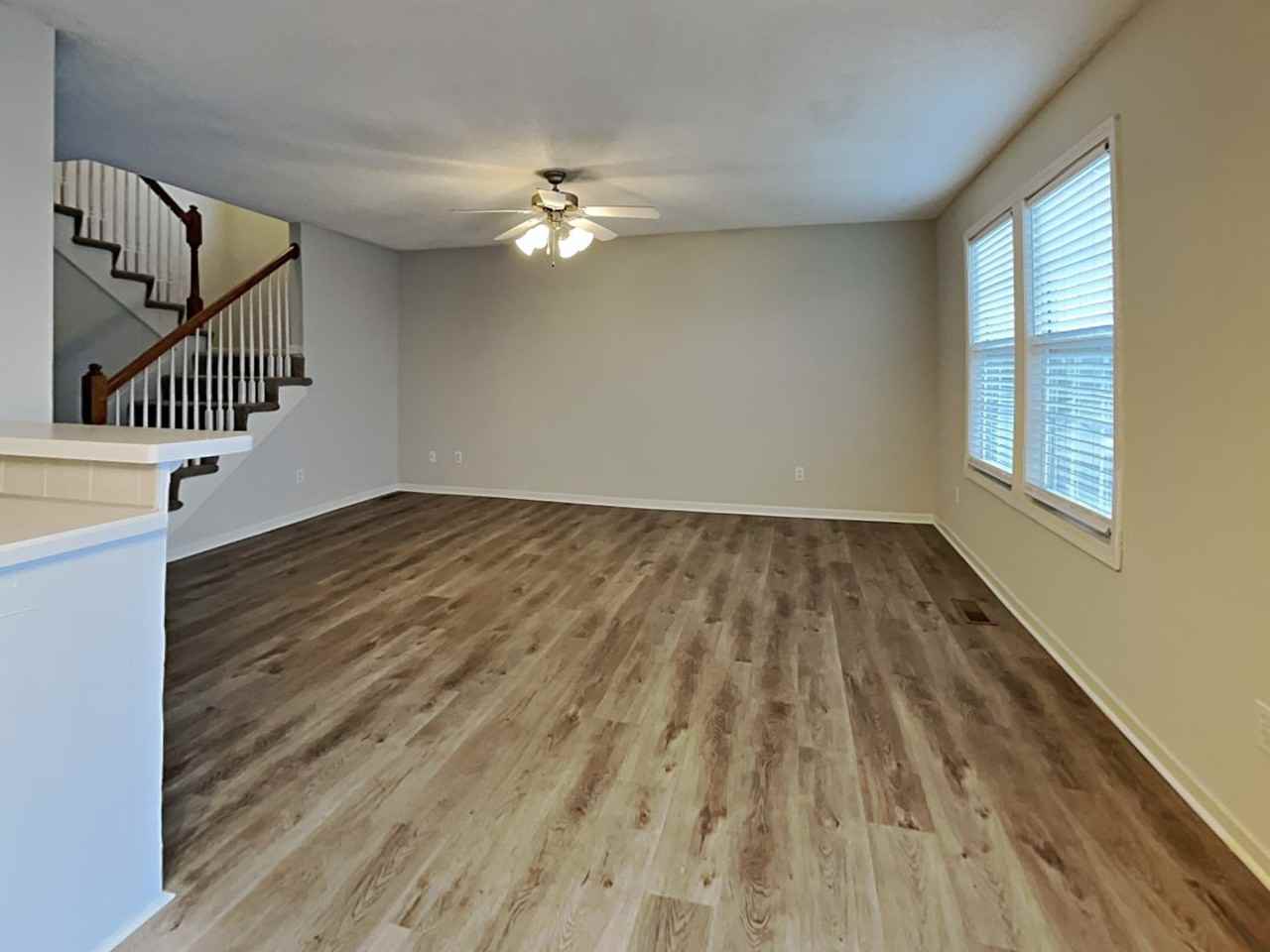 11100 Highview Rd - Photo 3 of 20