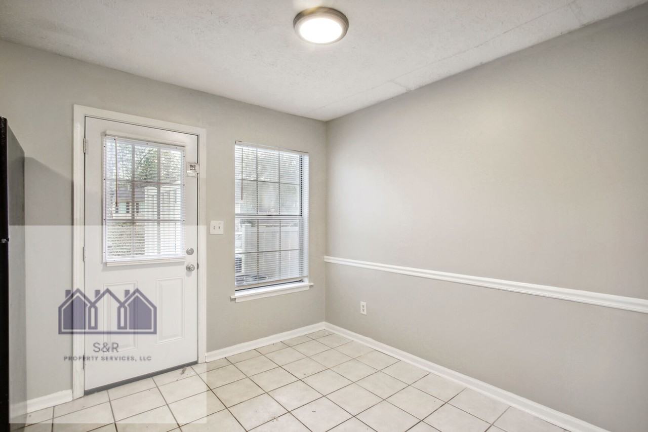 4283 Grogan St Nw - Photo 5 of 13