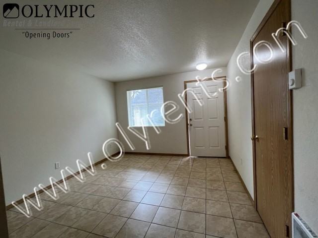 1243 Willow St Se - Photo 2 of 10