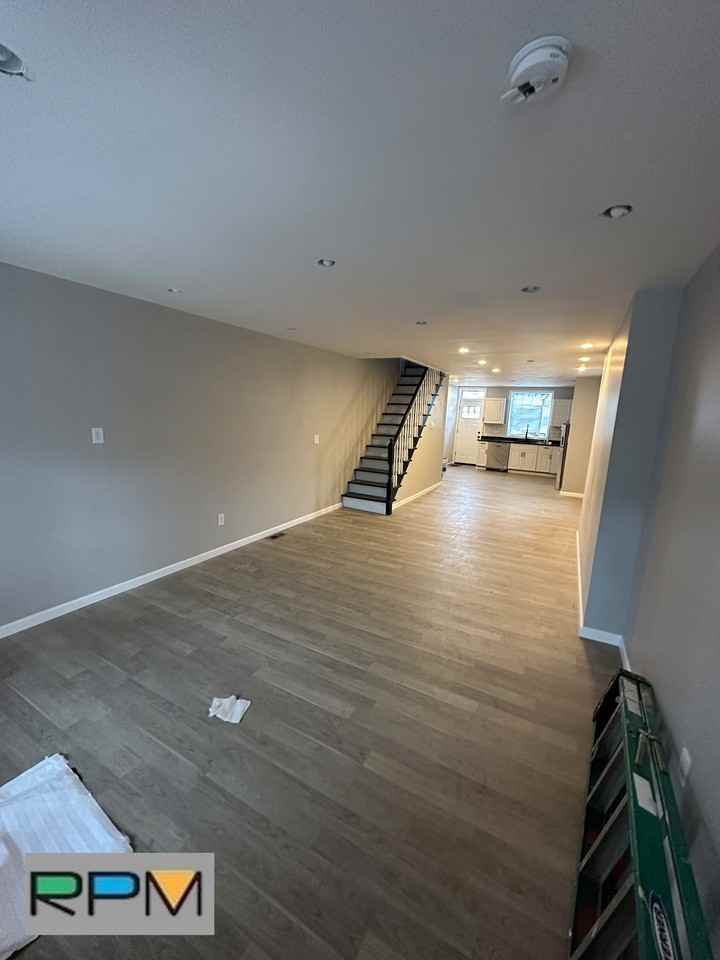 2215 Aiken St - Photo 2 of 11