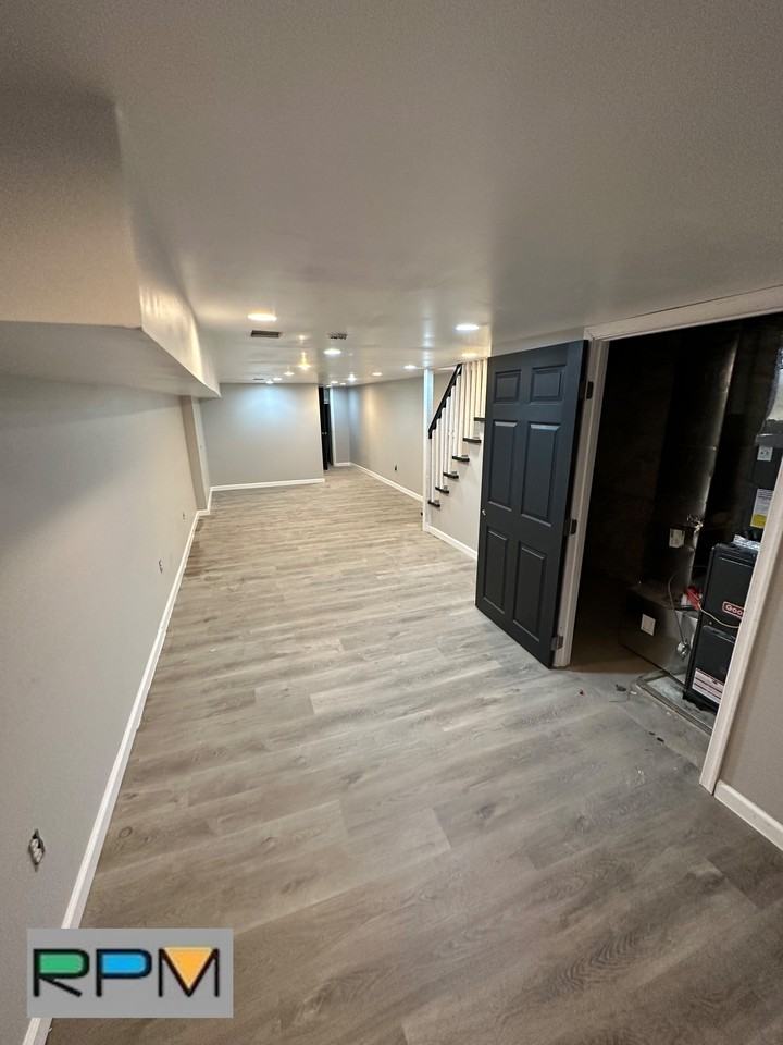 2215 Aiken St - Photo 3 of 11