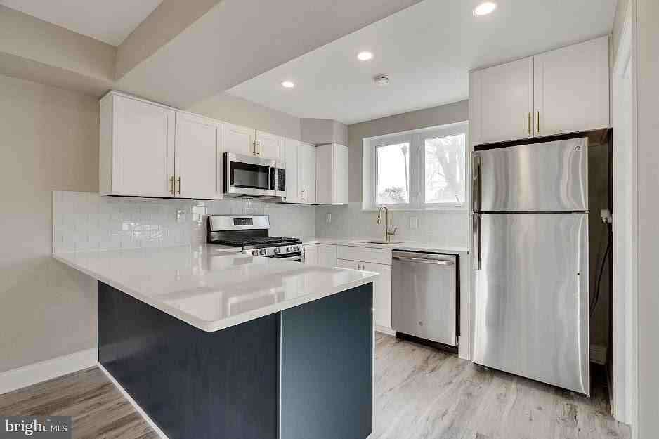 3904 Keller Ave - Photo 3 of 29