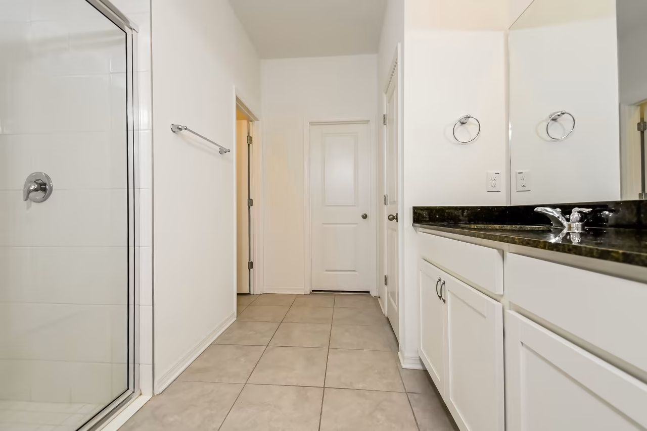 ASHTON FIELD AVENUE Riverview Ashton Field Avenue - Photo 5 of 6