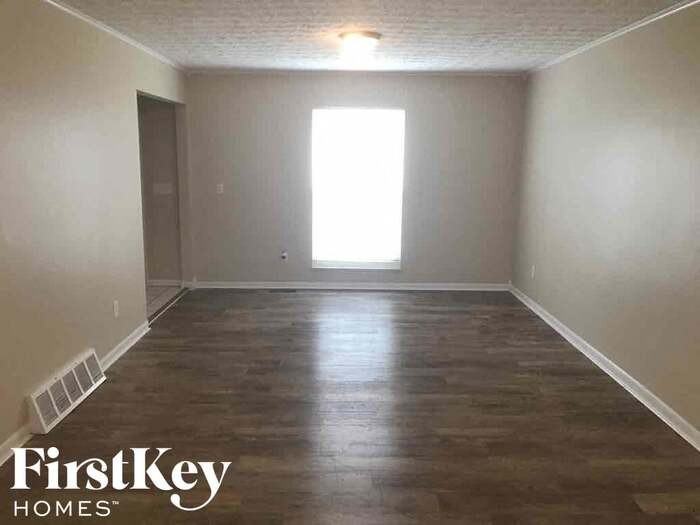 1043 Beddingfield Pl - Photo 3 of 21