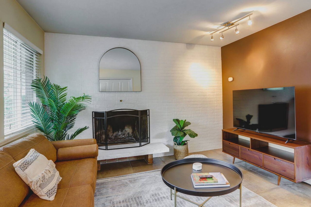 1211 Linden Ave Unit B #B - Photo 2 of 7