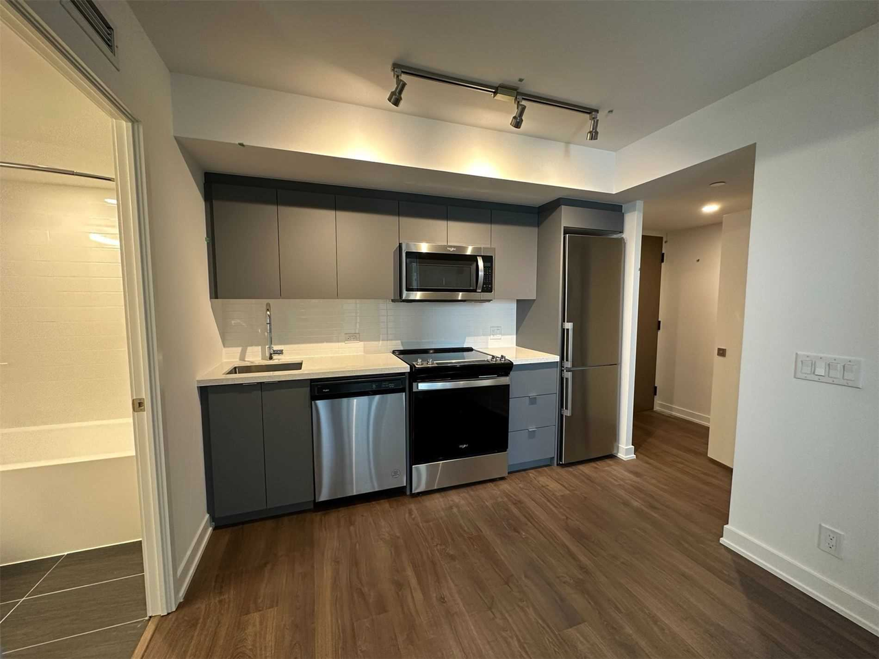 30 Tretti Way #727, Toronto, ON M3H 5Y6 2 Bedroom Condo for $2,600 ...