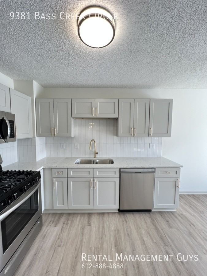 9381 Bass Creek Cir N - Photo 2 of 16