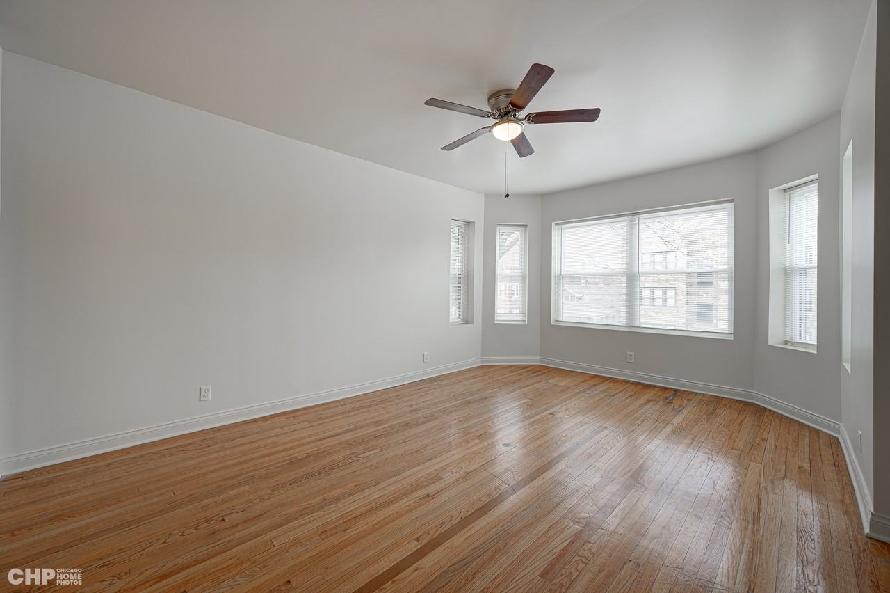 8101 S Loomis Blvd #8101-2 - Photo 3 of 16