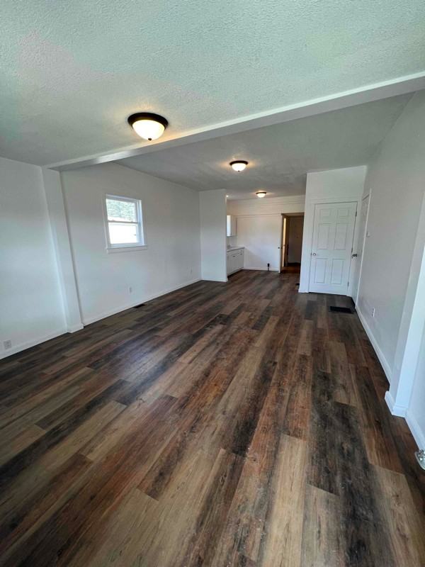 499 W 44th St - Photo 2 of 7