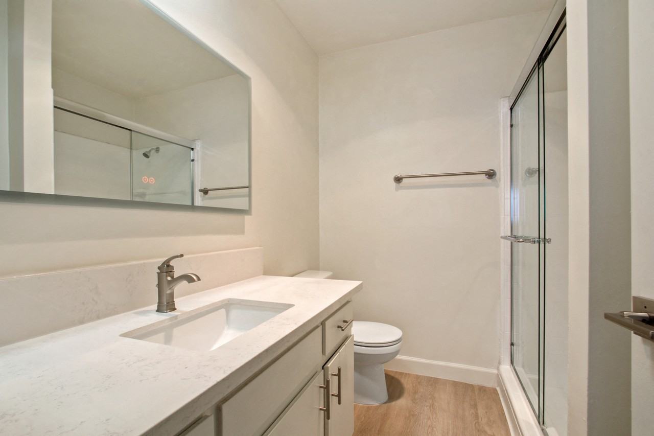 1456-60 Barry Avenue - Photo 5 of 13