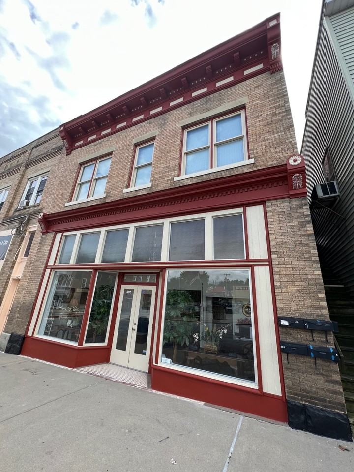 305 Mercer St #3