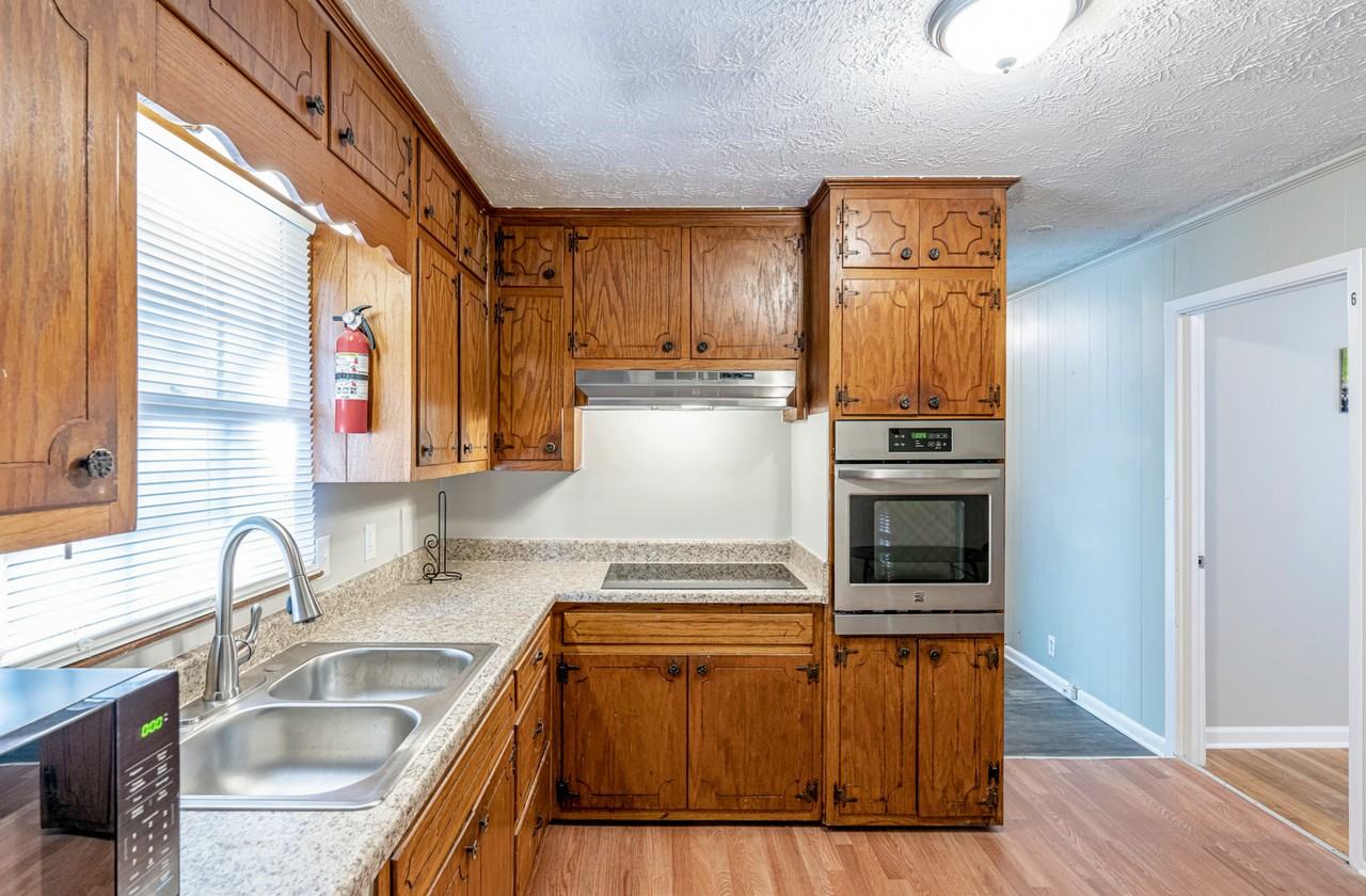 Raleigh Ct - Photo 3 of 10