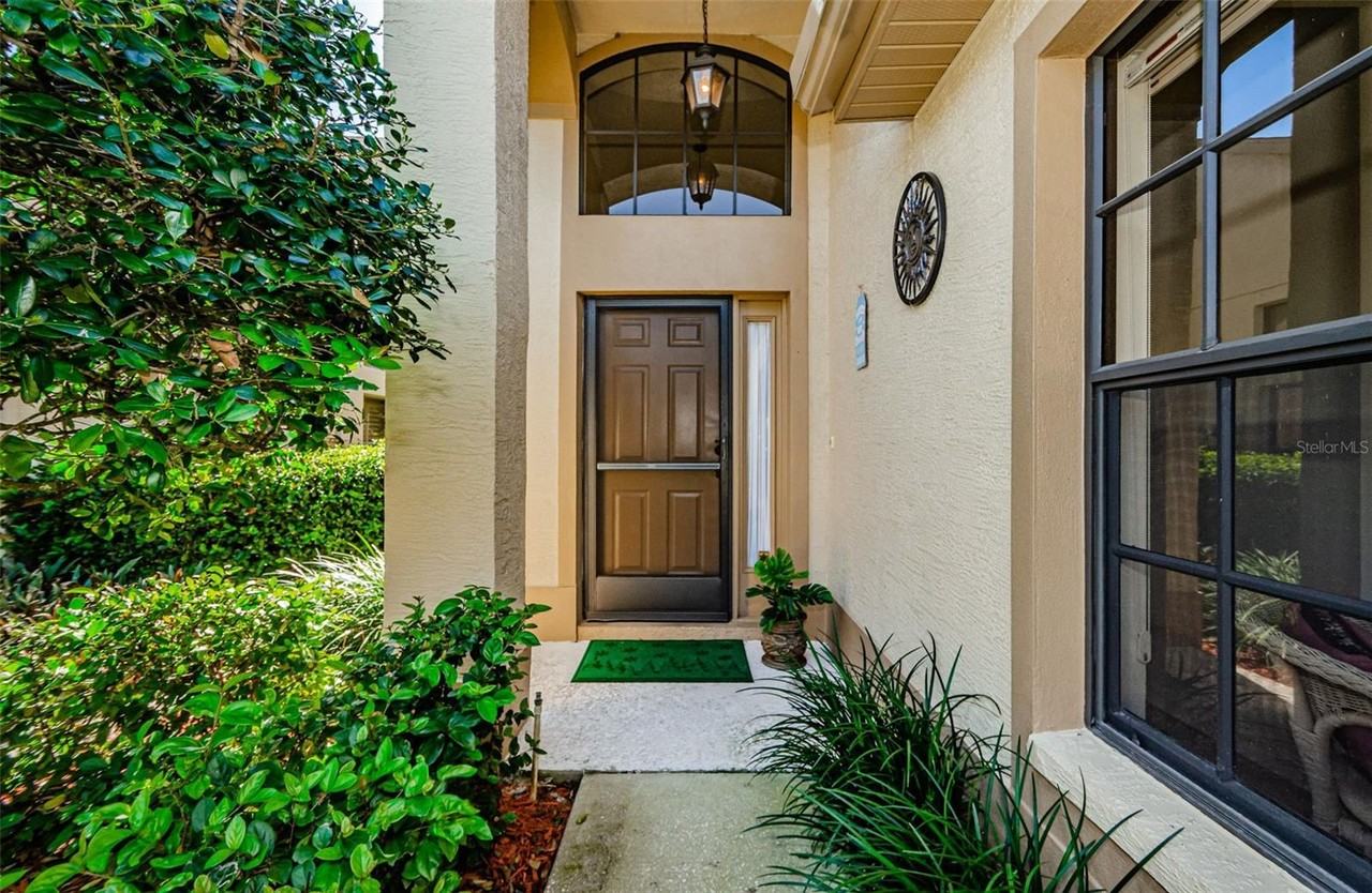 9330 Palm Haven Ct - Photo 3 of 50