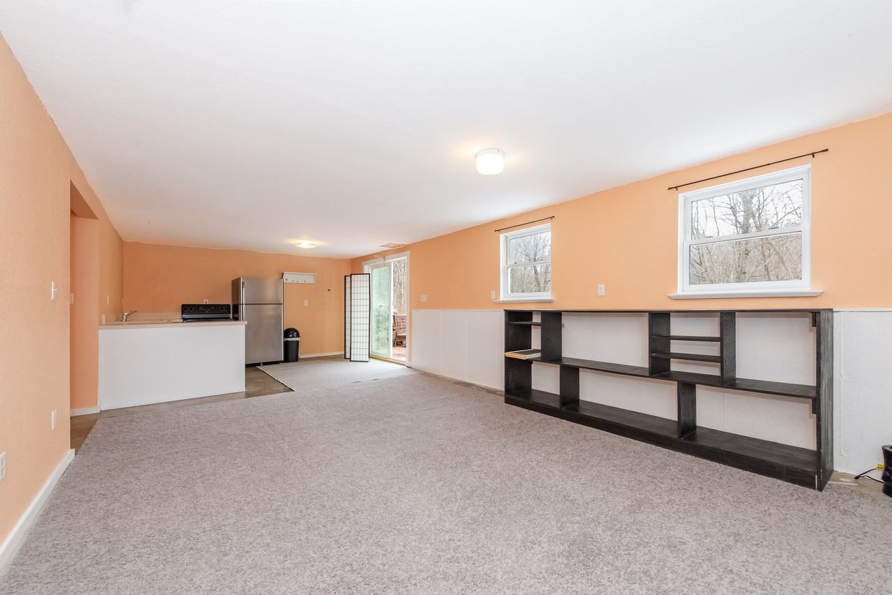 11 Hall Rd Lowr Level - Photo 3 of 19