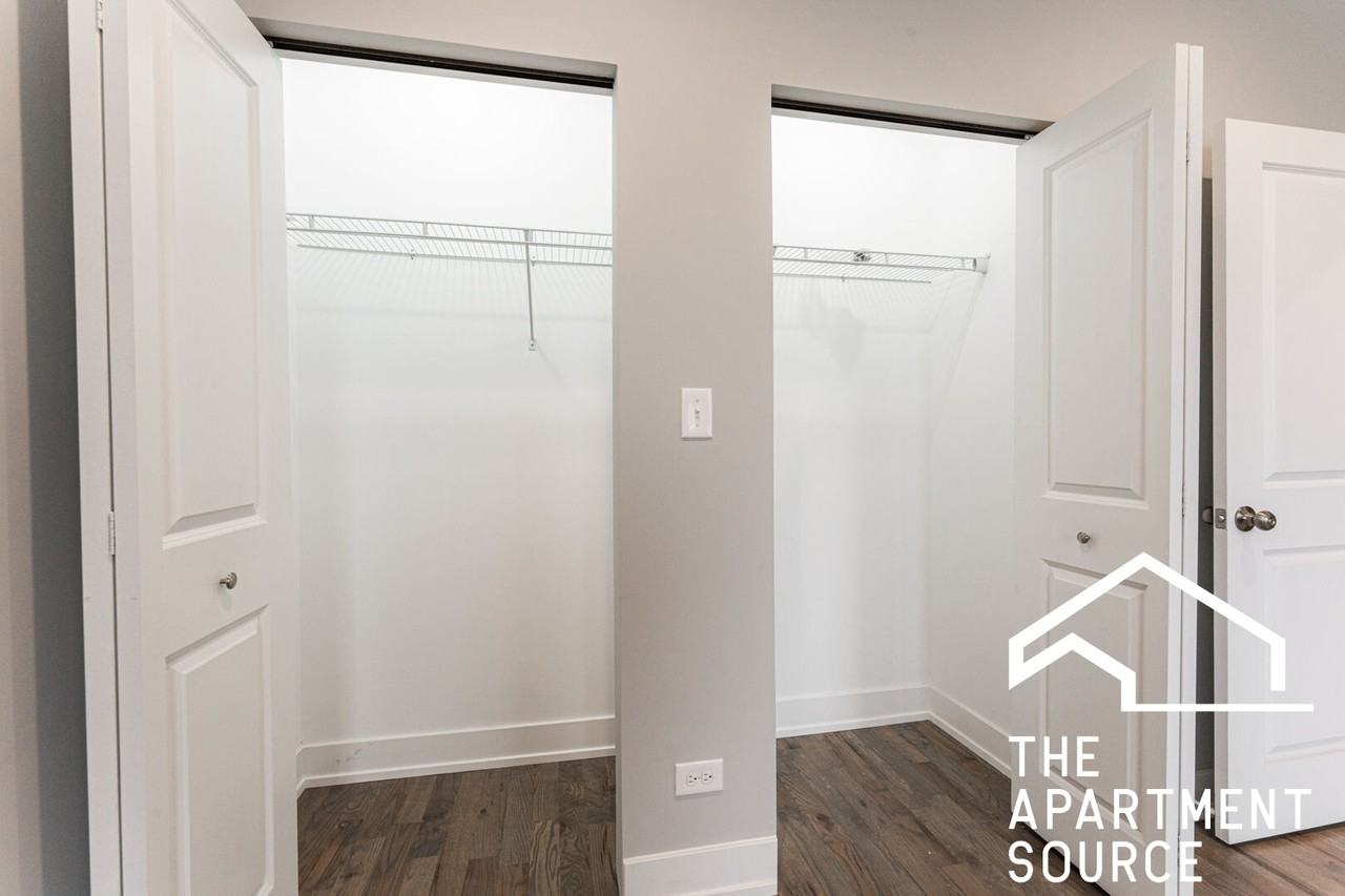 926 W 32nd Pl #2F - Photo 6 of 16