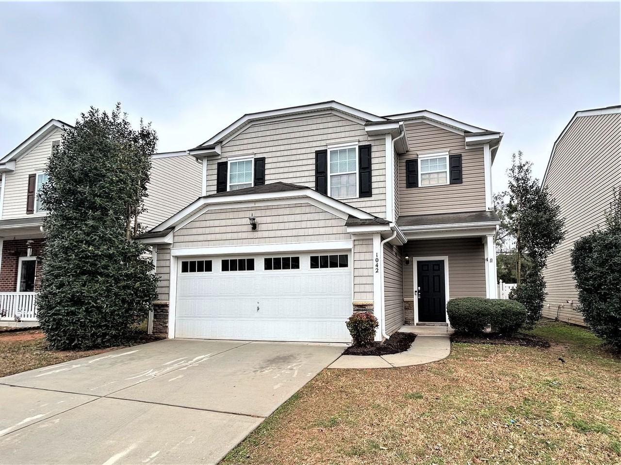 1042 Black Oak Dr - Photo 2 of 20