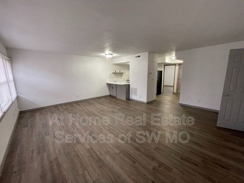 1438 E Elm St #1 - Photo 2 of 7