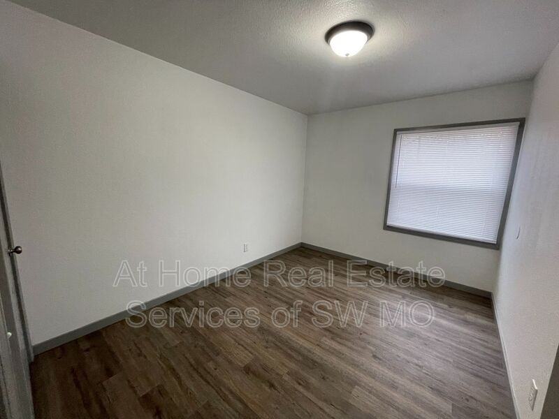 1438 E Elm St #1 - Photo 5 of 7