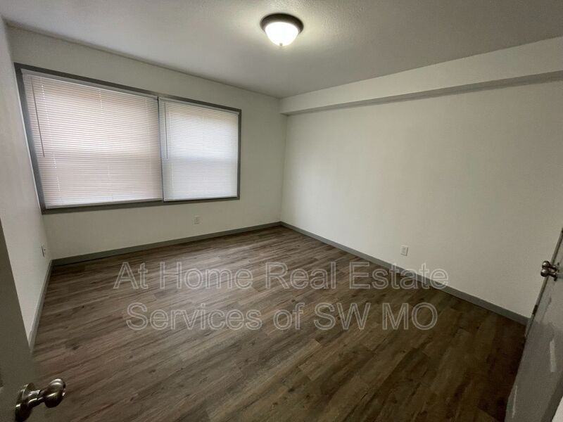 1438 E Elm St #1 - Photo 6 of 7