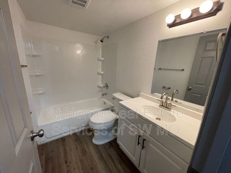 1438 E Elm St #1 - Photo 7 of 7