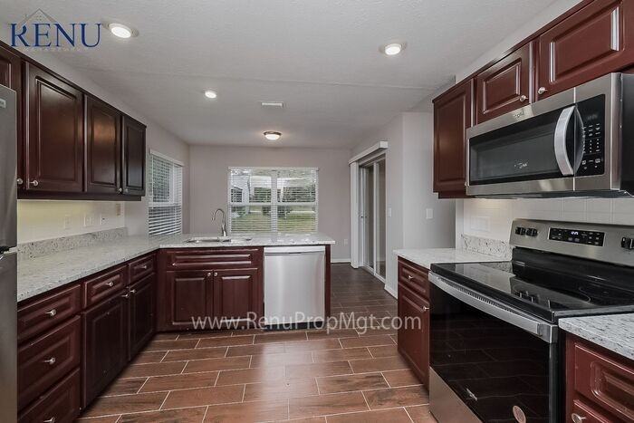 10832 New Brighton Ct - Photo 2 of 17