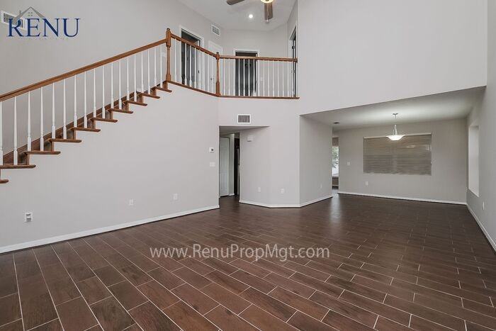10832 New Brighton Ct - Photo 3 of 17