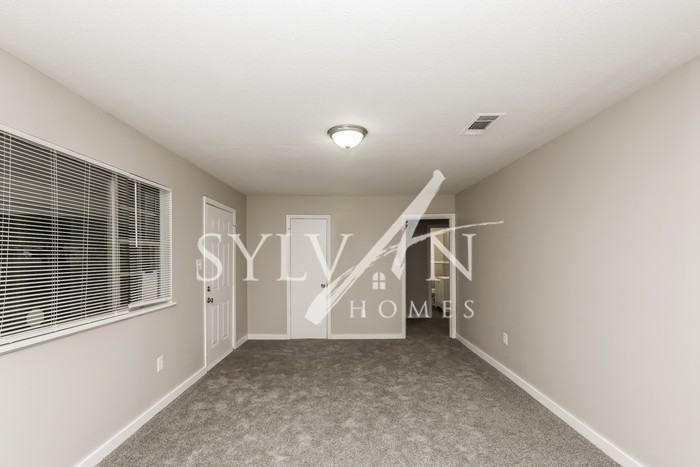 5568 Terry Rd - Photo 3 of 13