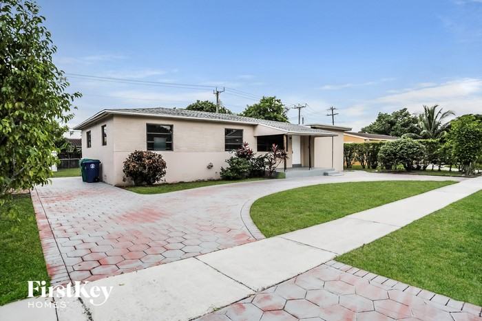 6732 Sw 19th St - Photo 2 of 18