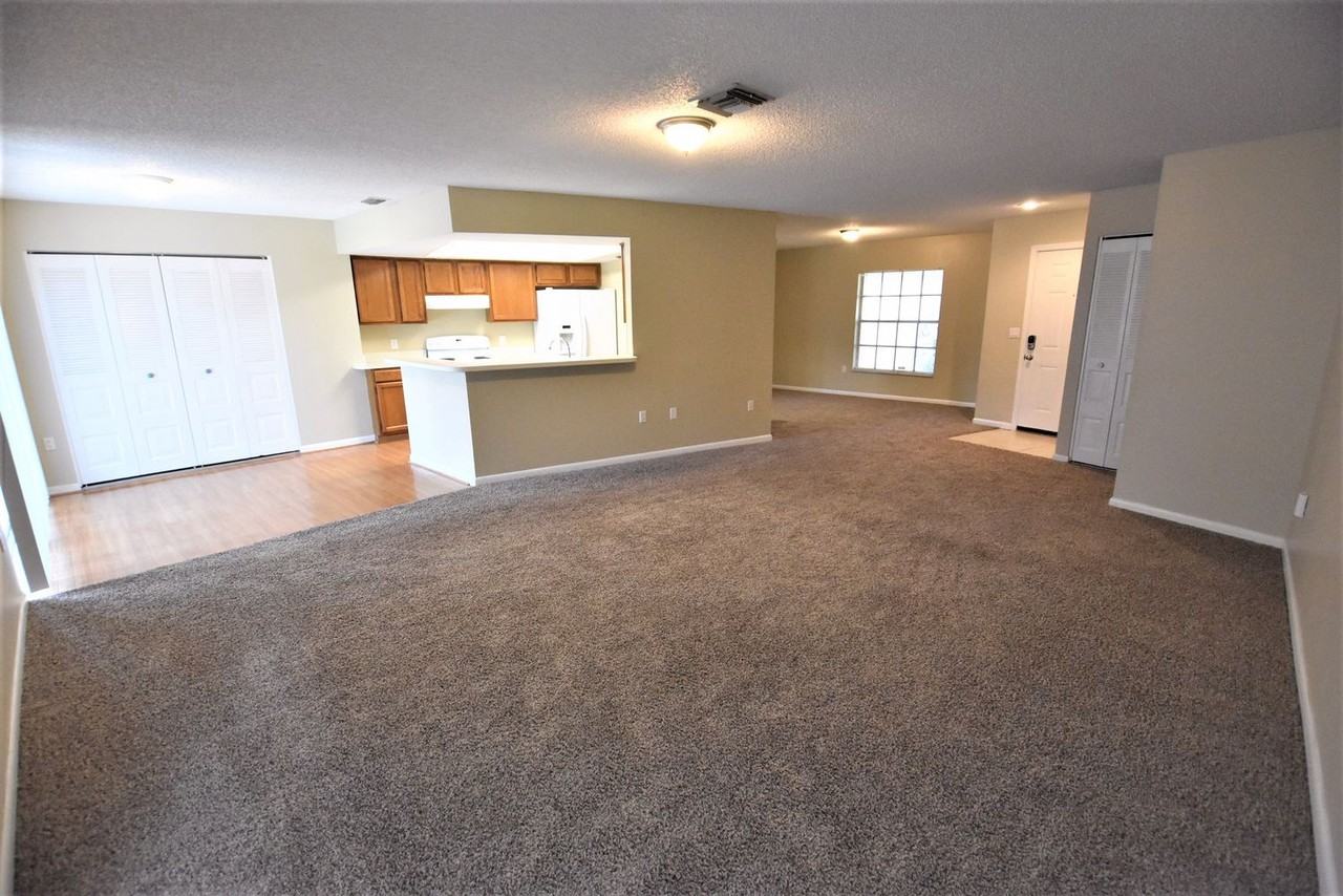 7561 Stidham Dr - Photo 3 of 11