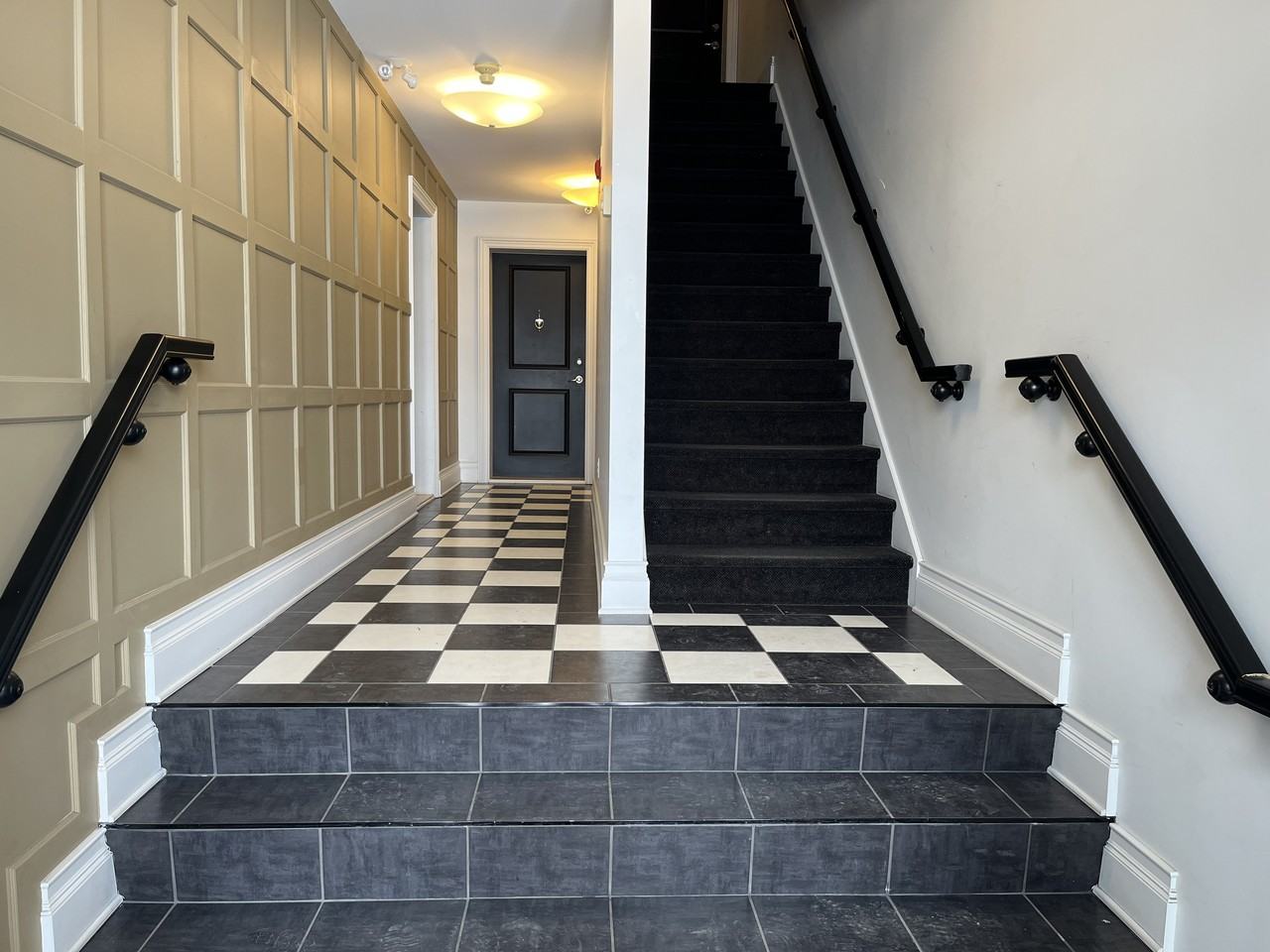 8130 Rue de Londres - Photo 2 of 16